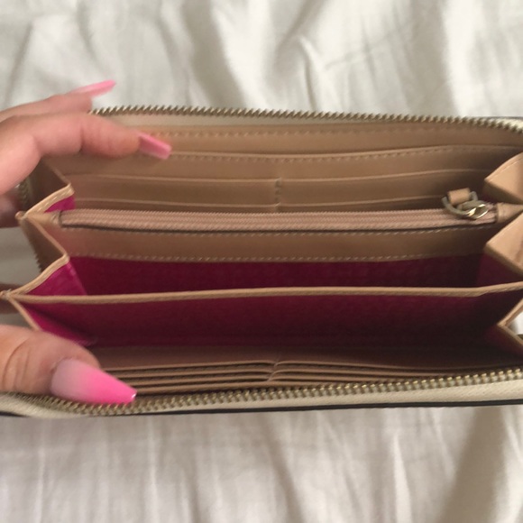 Kate Spade Large Zip Wallet - Picture 5 of 5